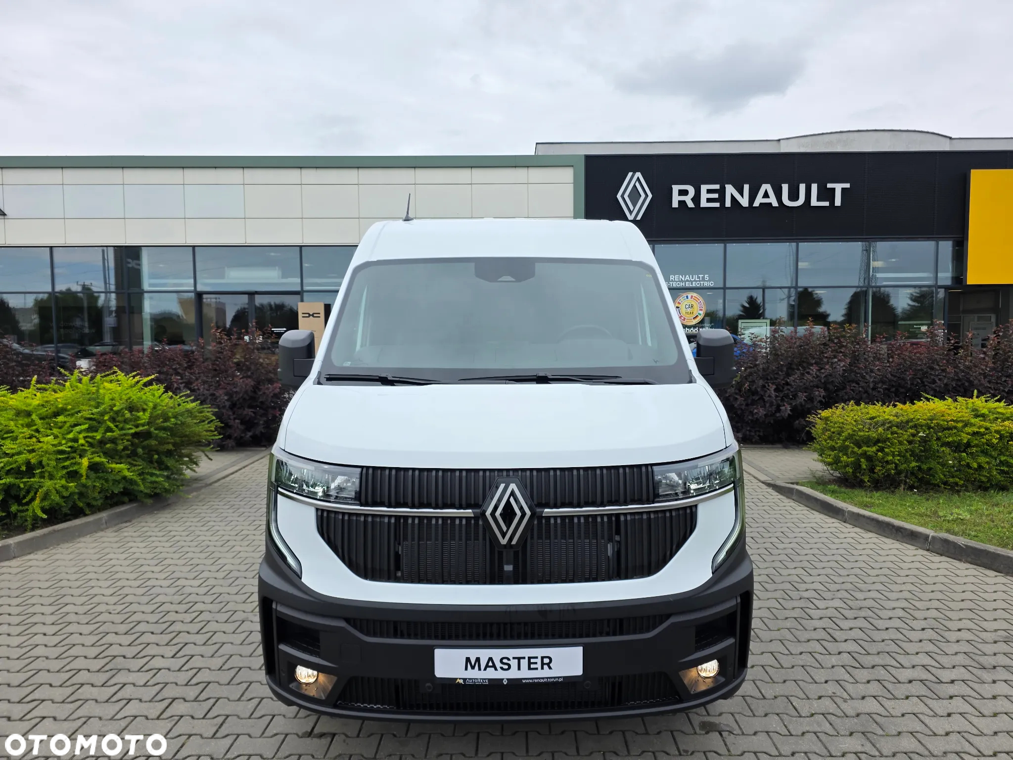 Renault NOWY MASTER Furgon 130KM L3H2 513 800 850 - 2