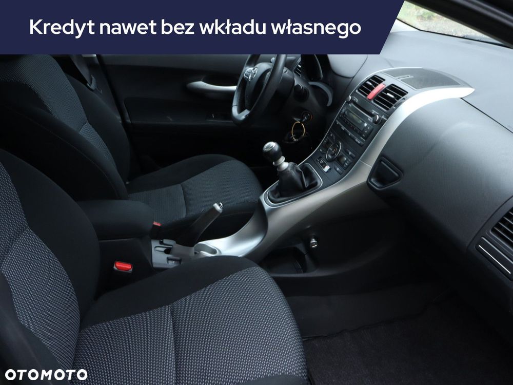 Toyota Auris - 11