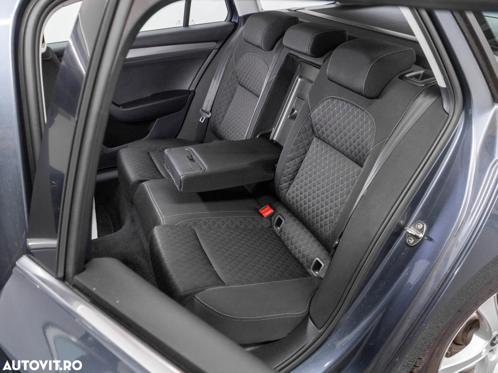 Skoda Superb Combi 2.0 TDI 4X4 DSG Ambition - 30