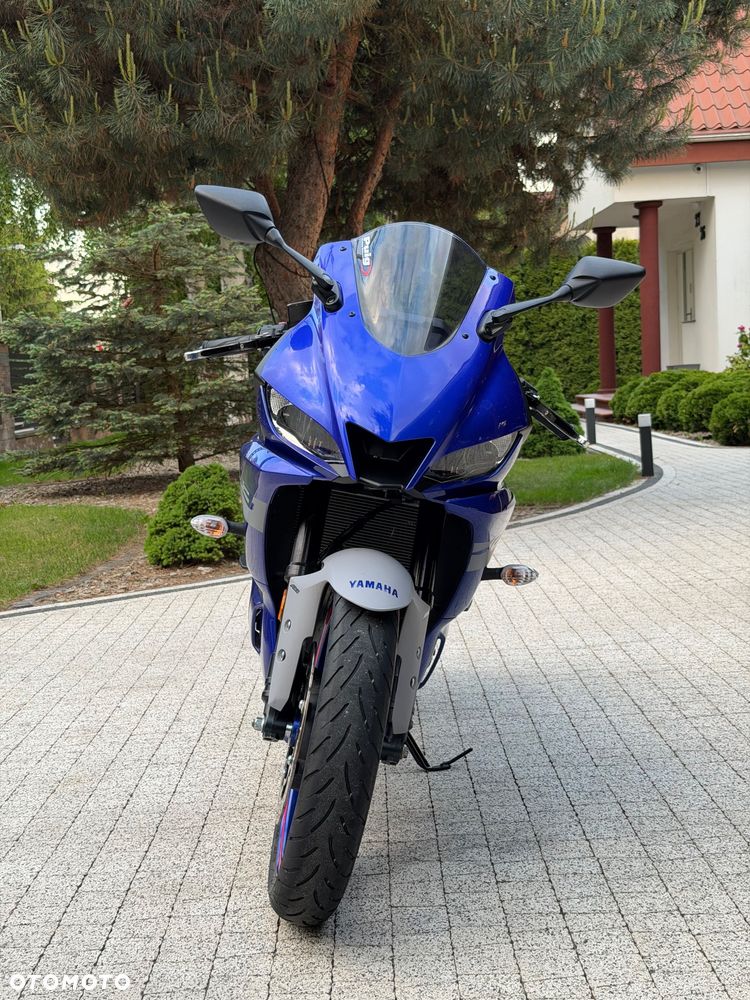 Yamaha R3 - 1