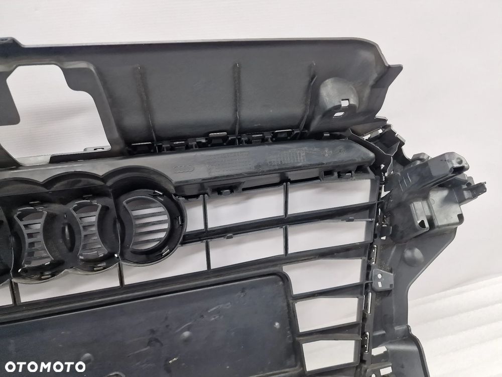 AUDI A3 8V / 8V3 12- ATRAPA / GRILL PRZEDNI PRZÓD , NR 8V3853651 , NR AUKCJI GL56 - 22