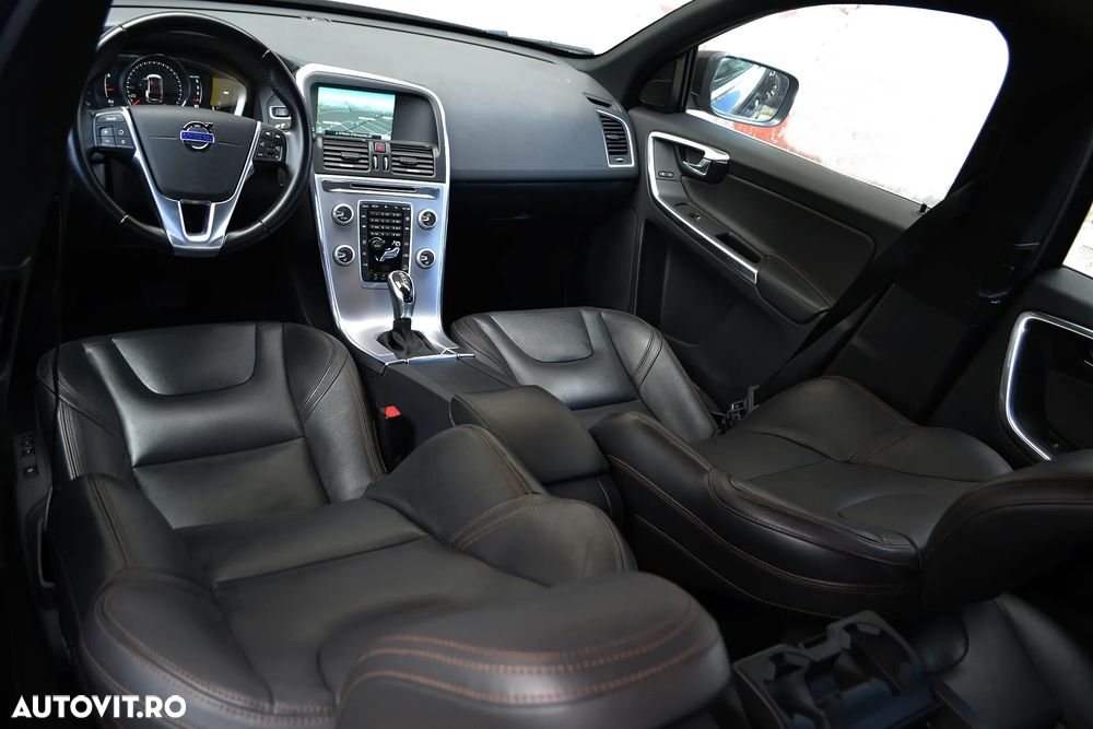 Volvo XC 60 D5 AWD Geartronic Ocean Race - 6