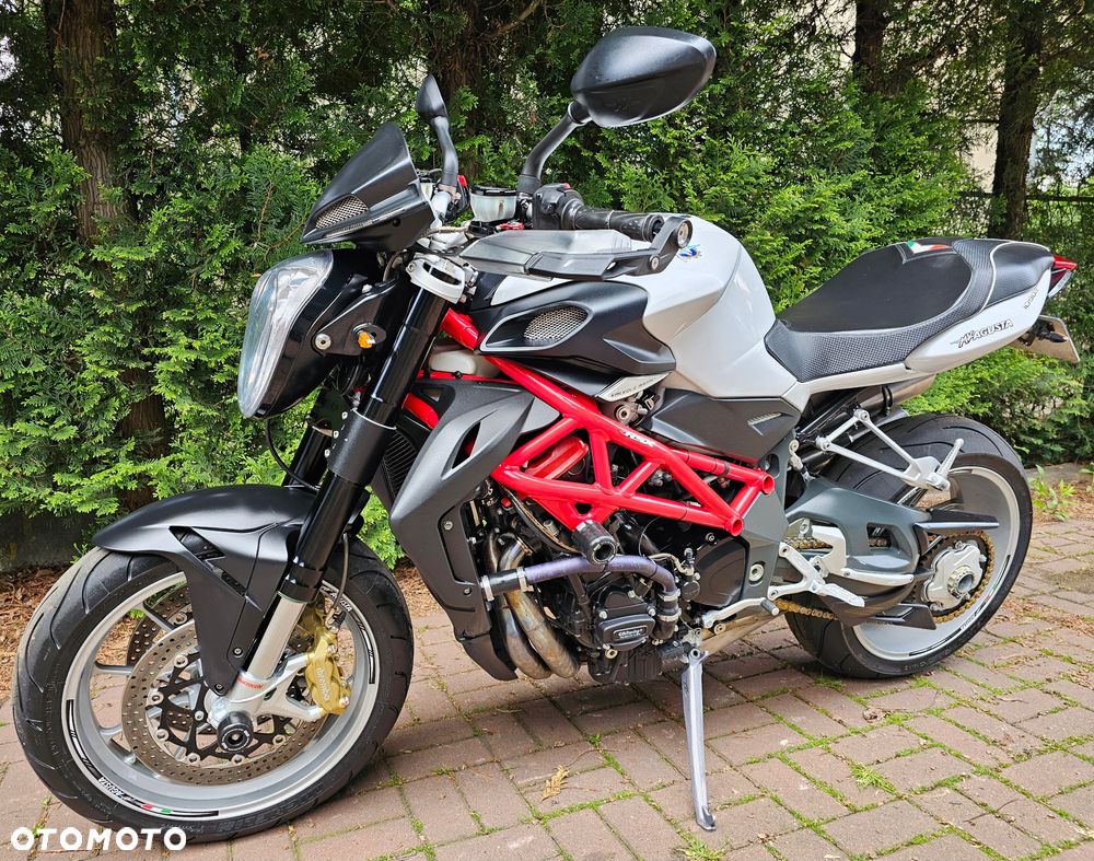 MV AGUSTA Brutale - 8