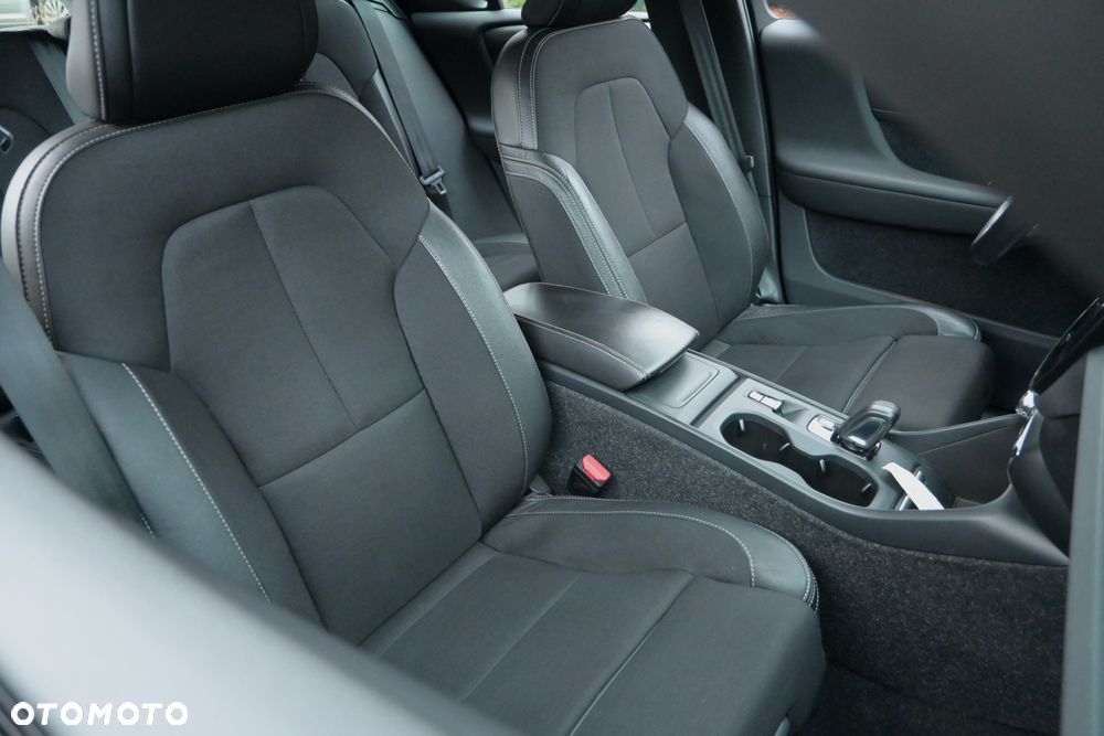 Volvo XC 40 D3 Momentum Pro - 32