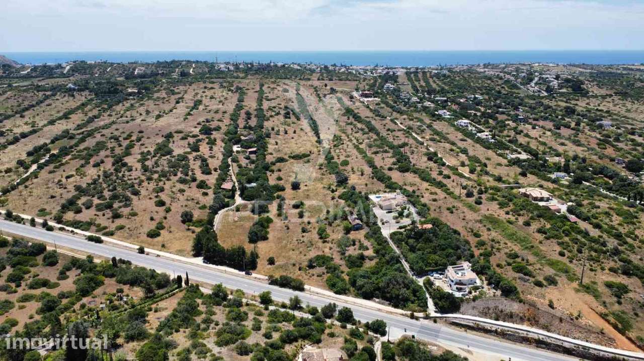 Terreno com ruína, pode construir 300m2 ou turismo com 2000m2 - Grande imagem: 2/14