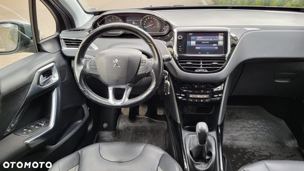 Peugeot 2008 1.2 Pure Tech Allure S&S - 7