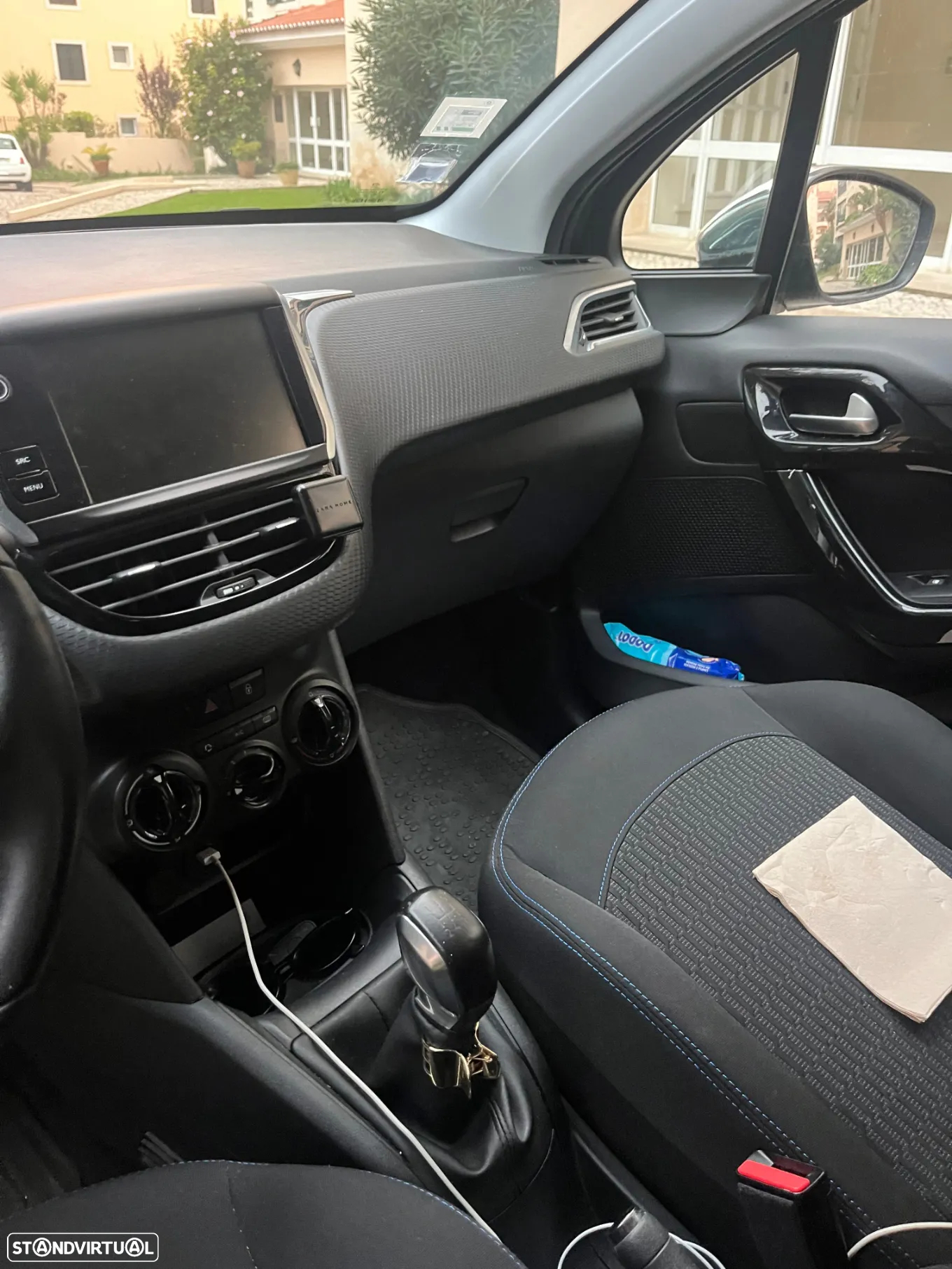 Peugeot 208 - 4