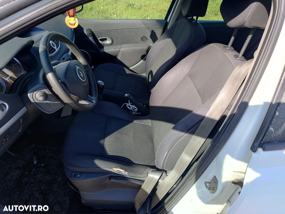 Renault Clio 1.2 Authentique - 4