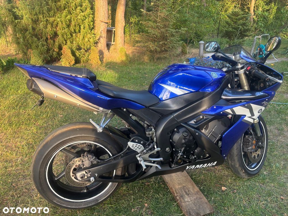 Yamaha R1 - 2