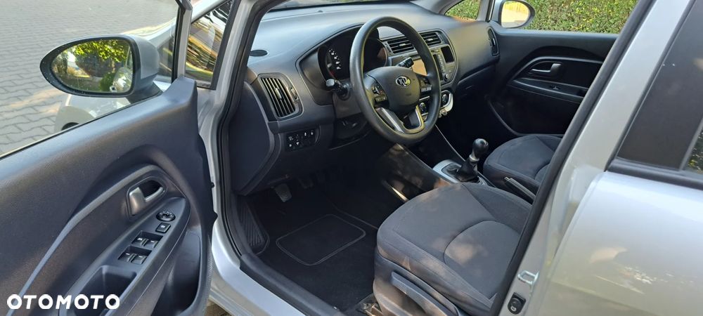 Kia Rio - 18