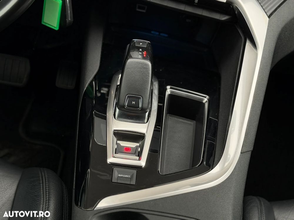 Peugeot 3008 PureTech 130 Stop & Start GPF EAT8 Active Business-Paket - 29