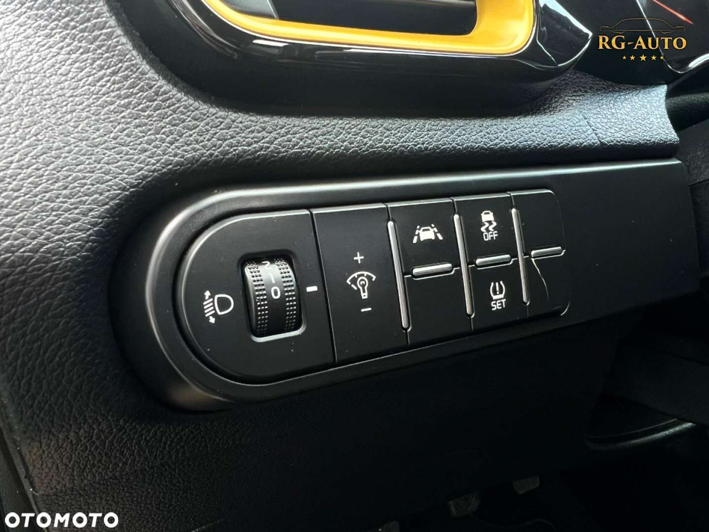 Kia XCeed - 30