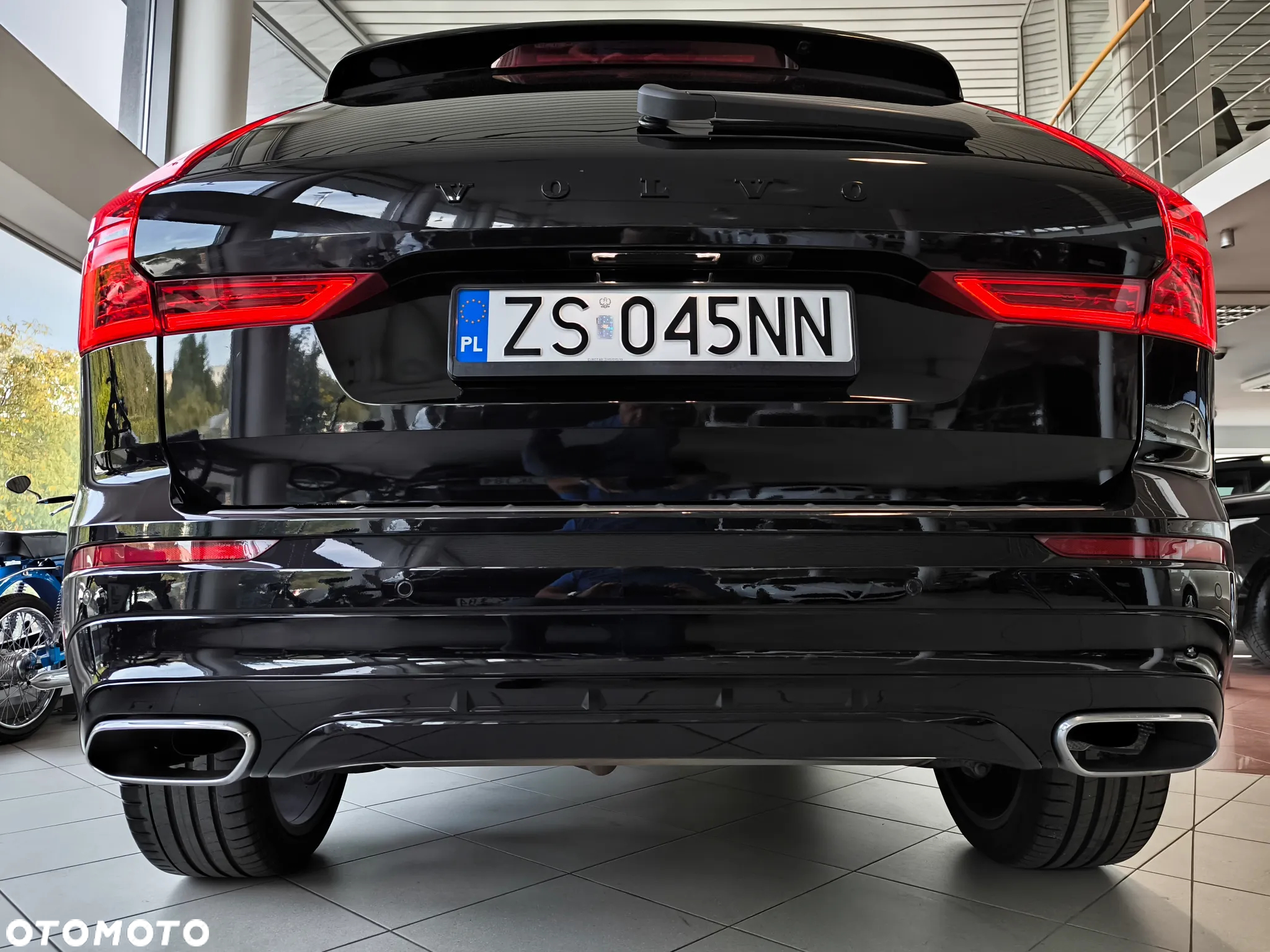 Volvo XC 60 D5 AWD R-Design - 34