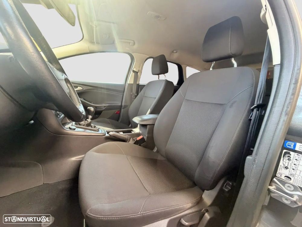 Ford Focus SW - 9