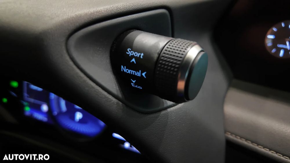 Lexus UX 250h 2.0L HEV 20H- (178 HP) 4X4 CVT Special Edition - 24