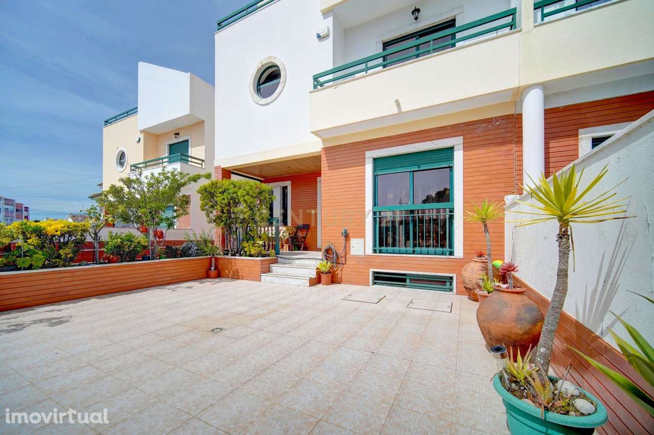 Excelente moradia T4+1 no Algueirão - Grande imagem: 4/45