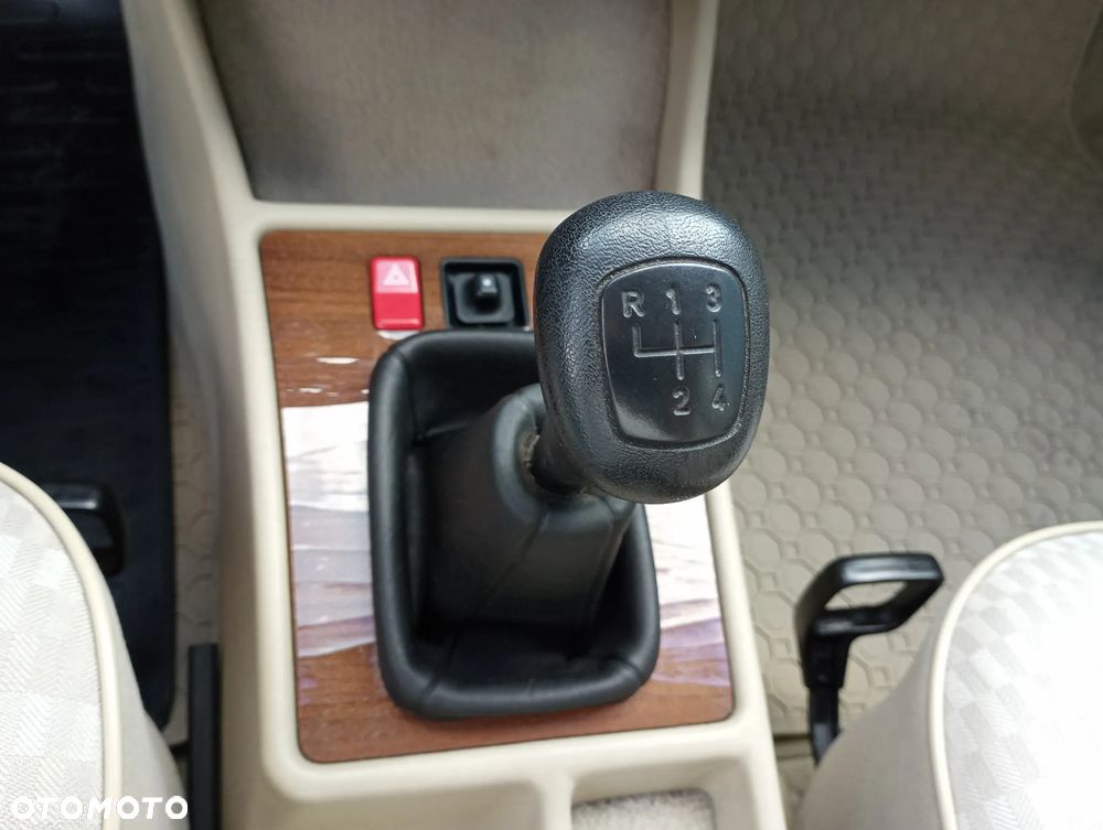 Mercedes-Benz W201 (190) - 22