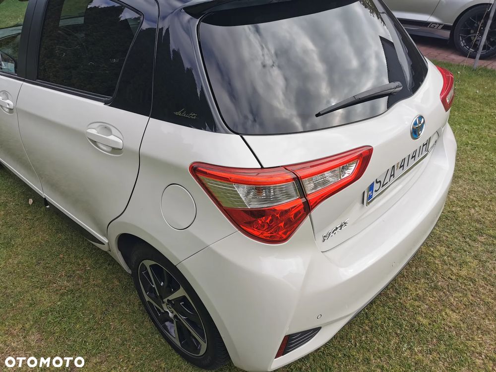 Toyota Yaris Hybrid 100 Selection - 9