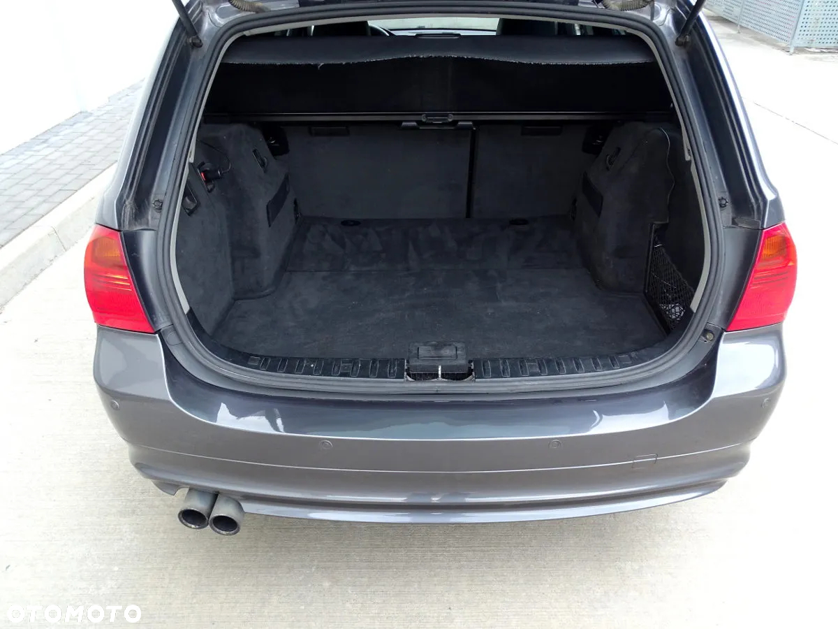 BMW Seria 3 330xd DPF Touring - 13