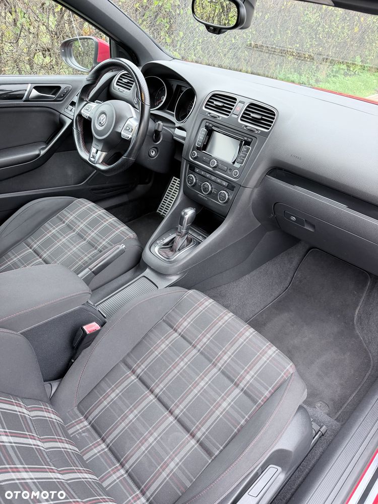 Volkswagen Golf - 6