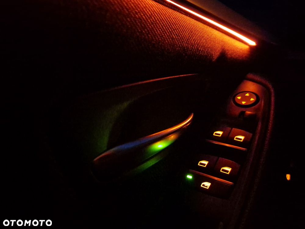BMW Seria 5 520d - 33