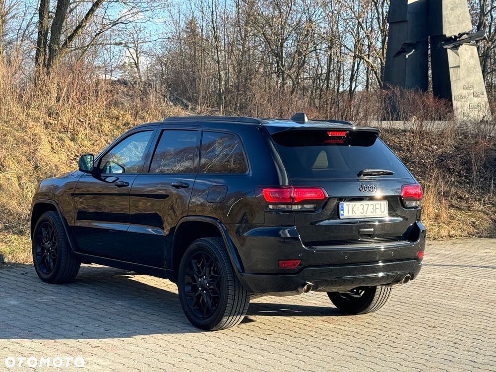 Jeep Grand Cherokee - 12