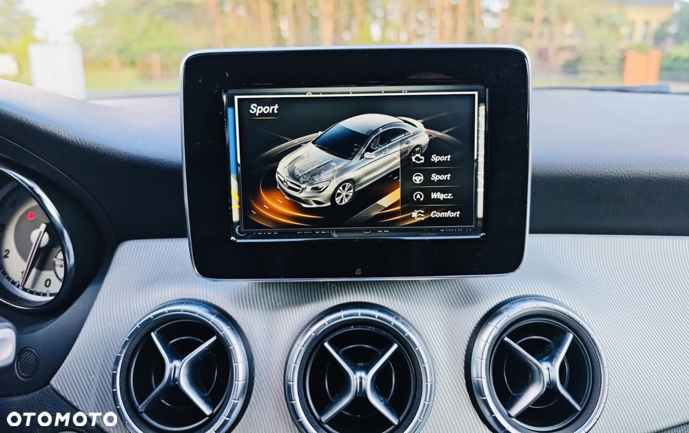 Mercedes-Benz CLA - 6