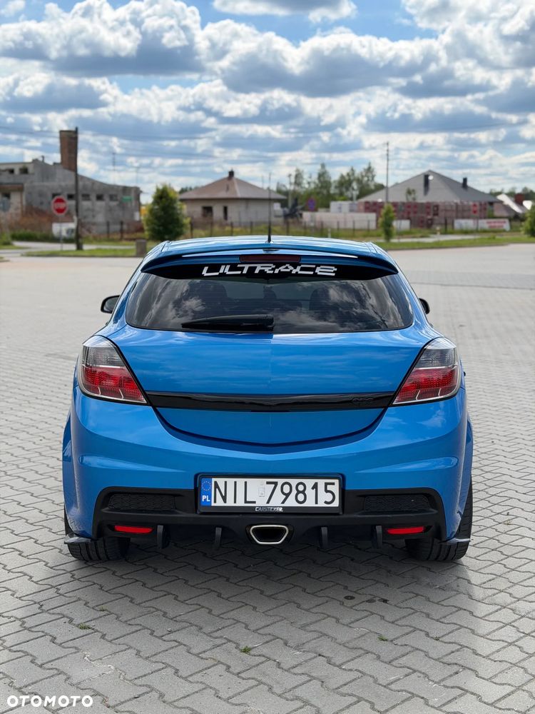 Opel Astra 2.0 T OPC - 10