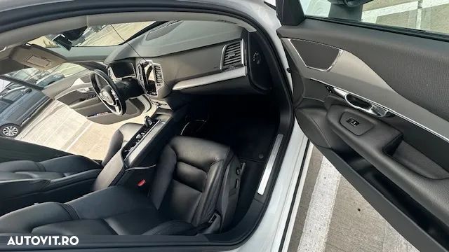 Volvo XC 90 Recharge T8 eAWD R-Design Expression - 11