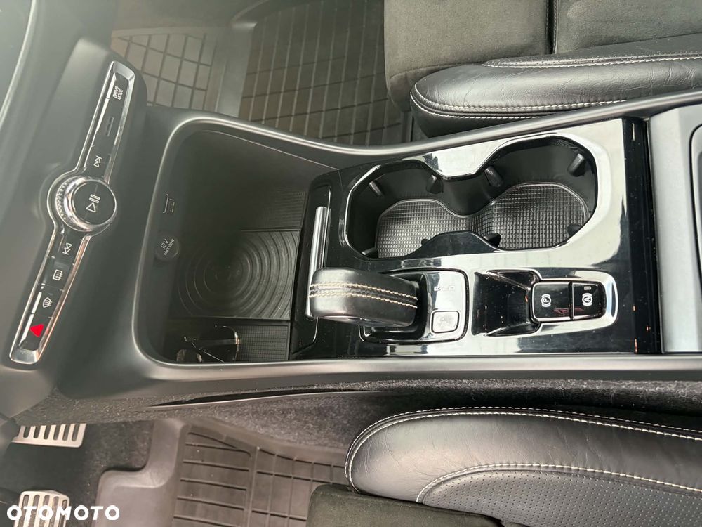 Volvo XC 40 D3 R-Design - 19