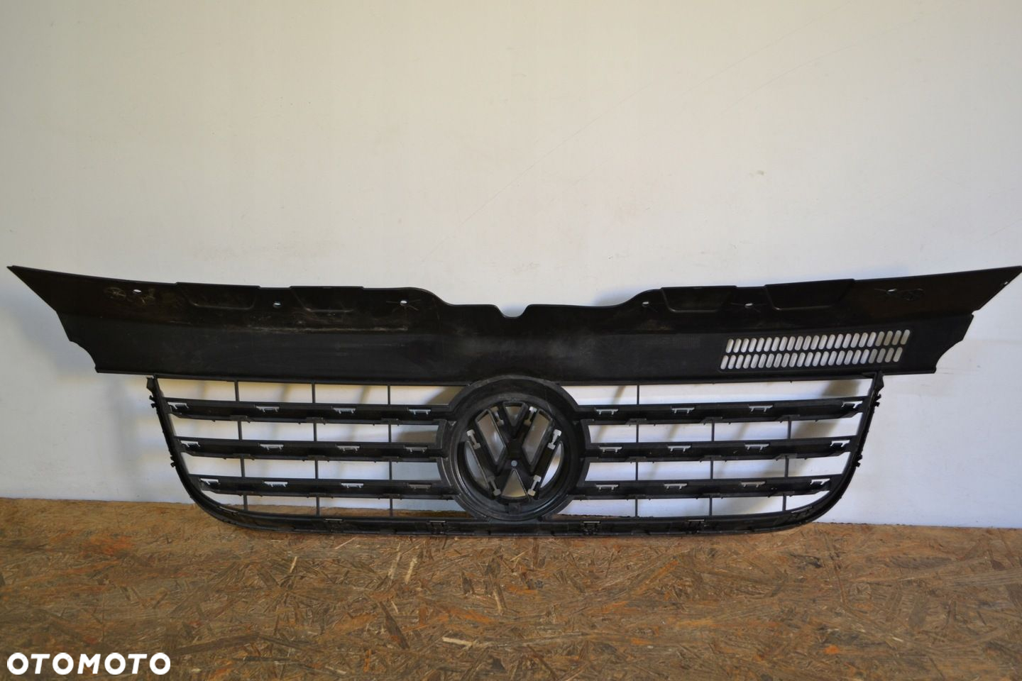 VW T5 MULTIVAN GRIL ATRAPA 7H5807101 - 5