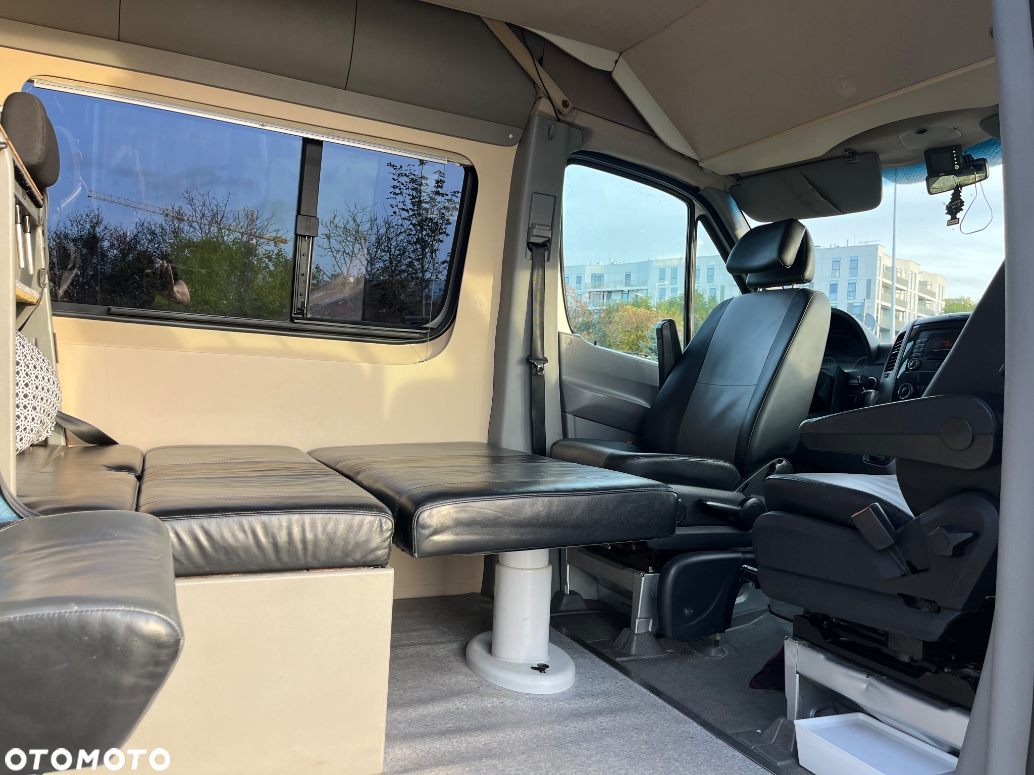 Mercedes-Benz Sprinter - 13