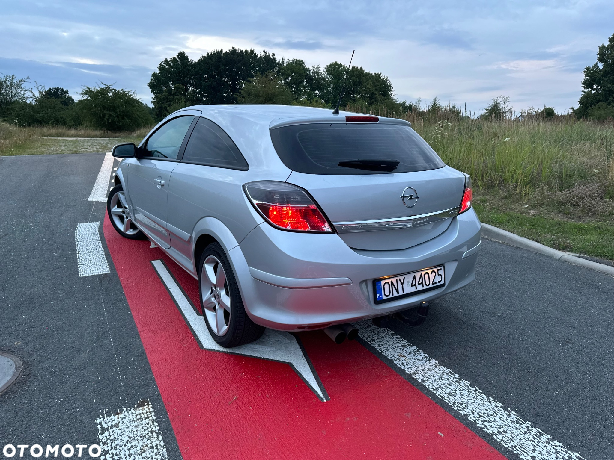 Opel Astra GTC 1.6 - 15