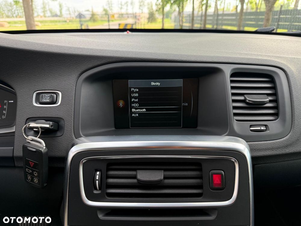 Volvo V60 D4 Geartronic Edition - 22