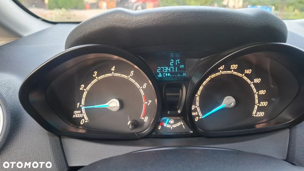 Ford Fiesta - 25
