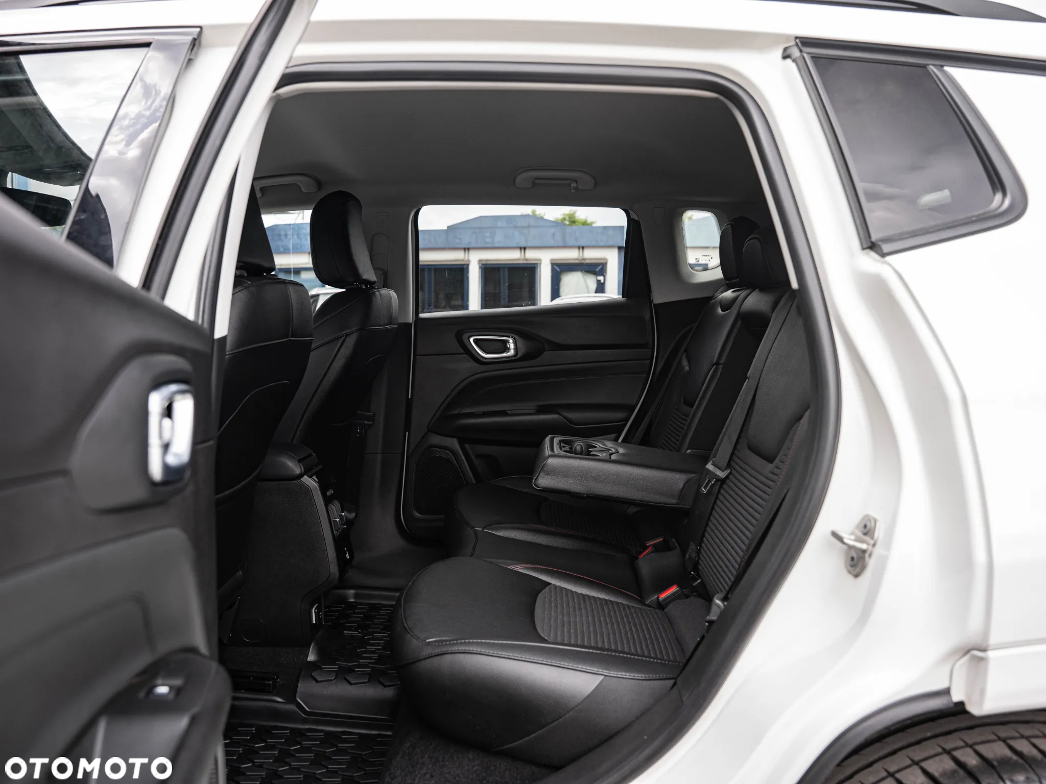 Jeep Compass - 31