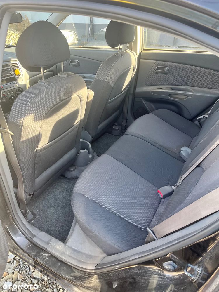 Kia Rio 1.4 Comfort - 11