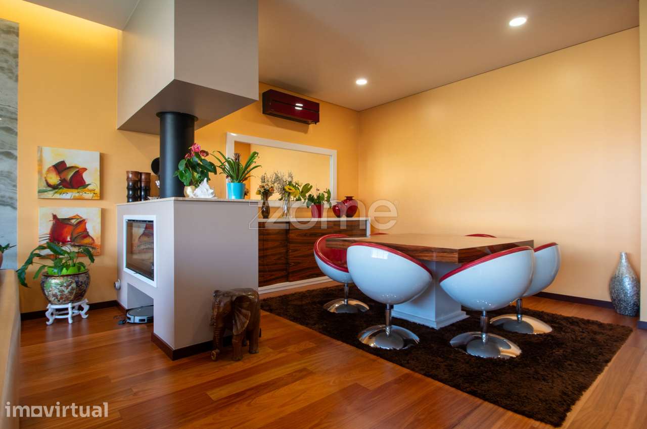 Moradia T4 com Piscina e Jardim | Ermesinde - Grande imagem: 4/37