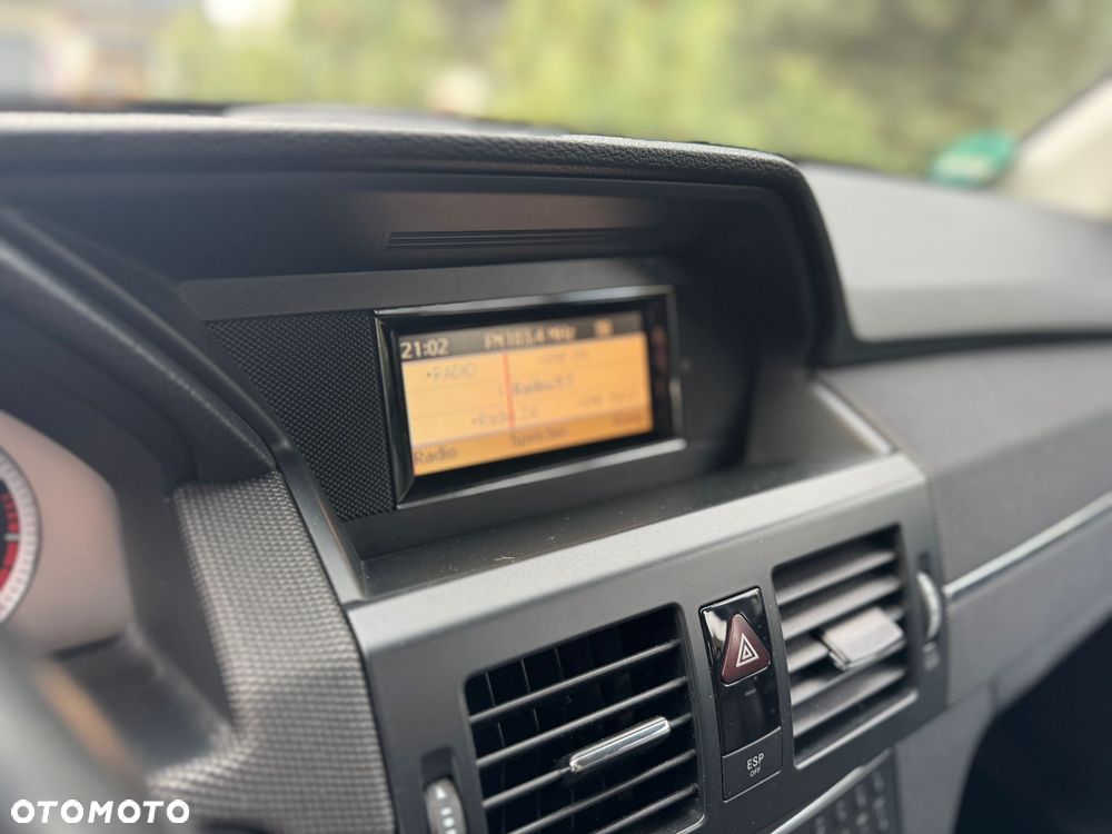 Mercedes-Benz GLK 350 4Matic 7G-TRONIC SPORT EDITION - 24