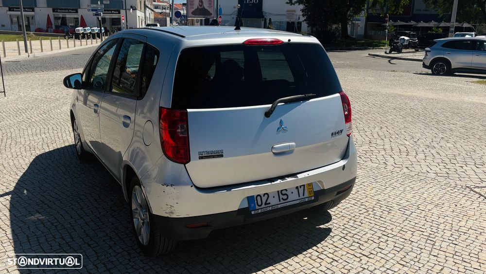 Mitsubishi Colt - 4