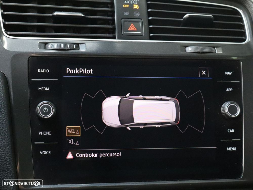 VW Golf Variant 1.6 TDi Confortline DSG - 14