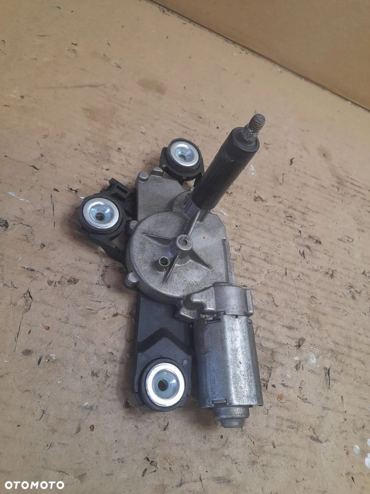 VOLVO V50 SILNICZEK WYCIERACZKI 0390201823 - 3