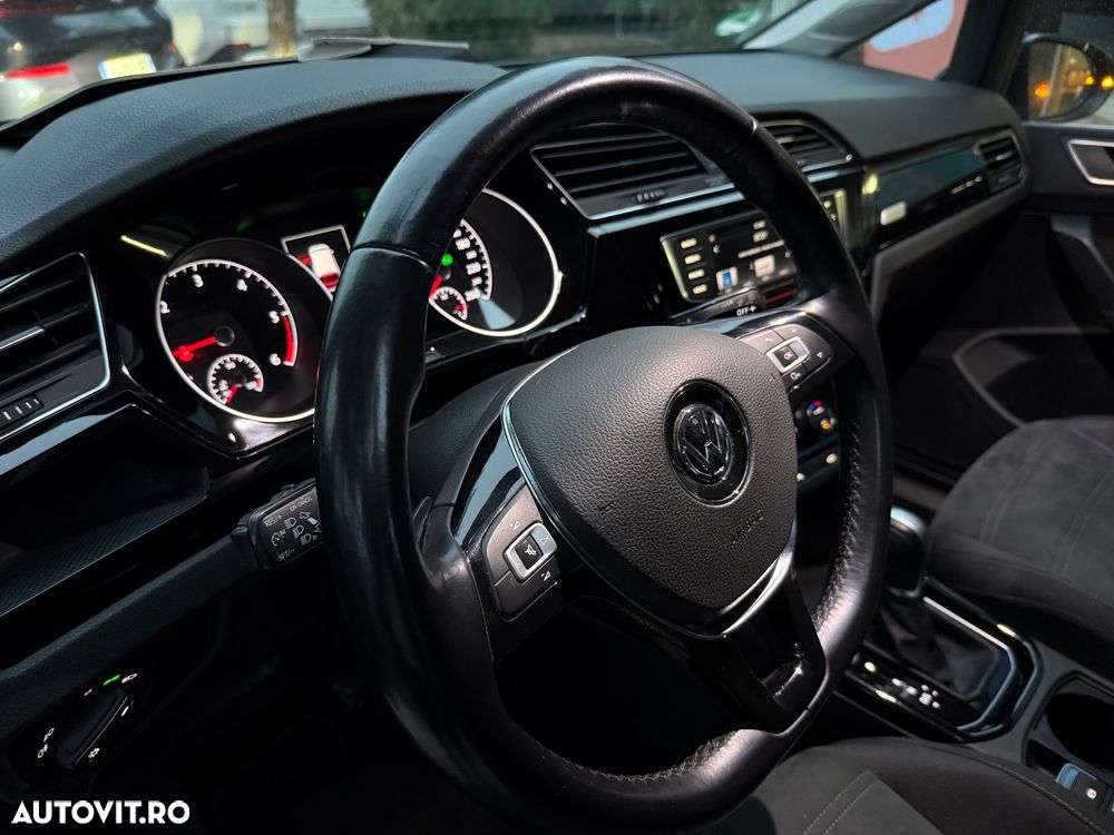 Volkswagen Touran 2.0 TDI SCR DSG Highline - 20