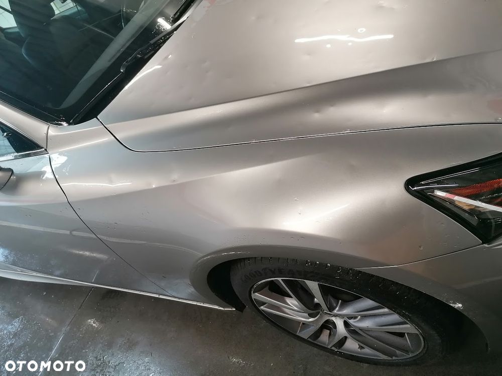 Lexus IS 300h Elegance - 17