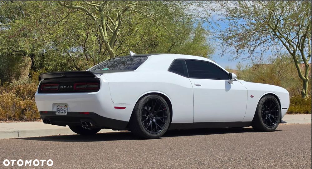 Dodge Challenger - 6