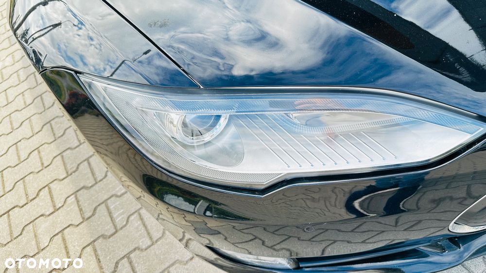 Tesla Model S - 33