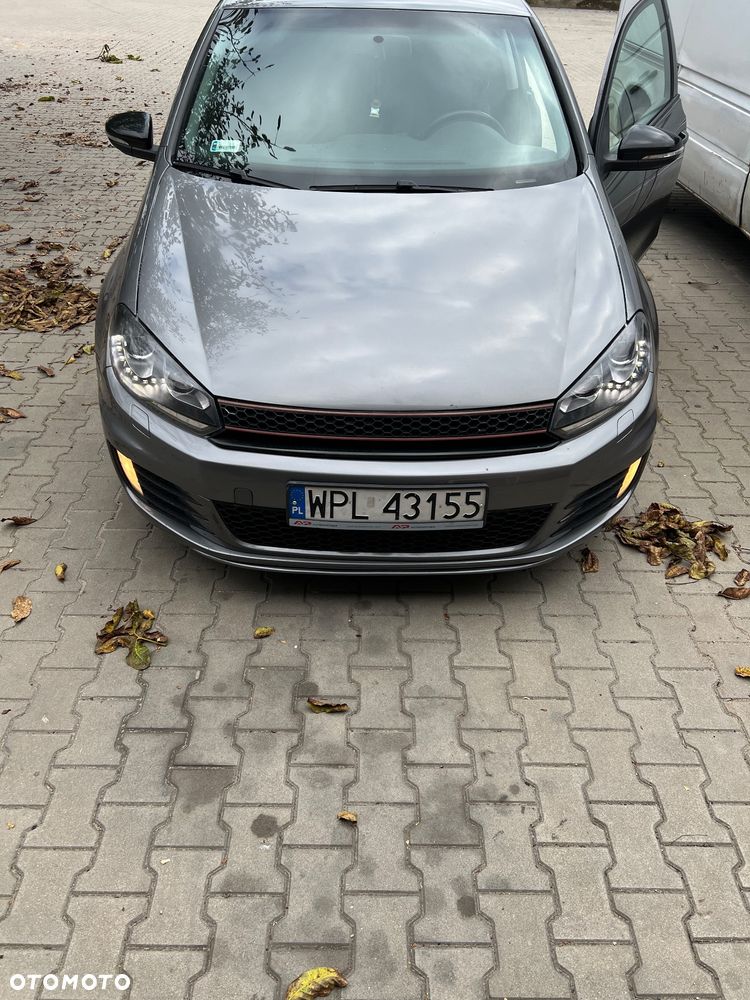 Volkswagen Golf - 1