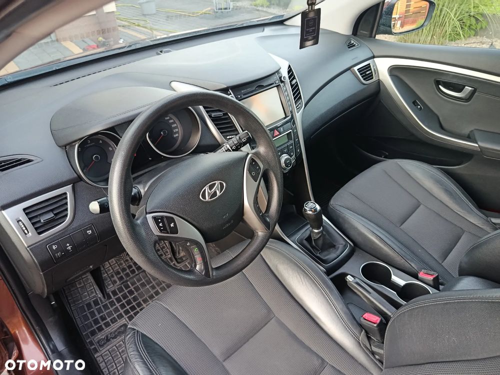 Hyundai i30 1.4 CRDi Premium - 17