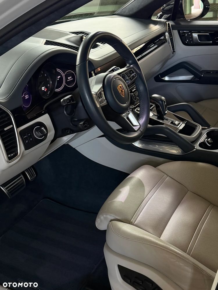 Porsche Cayenne - 18