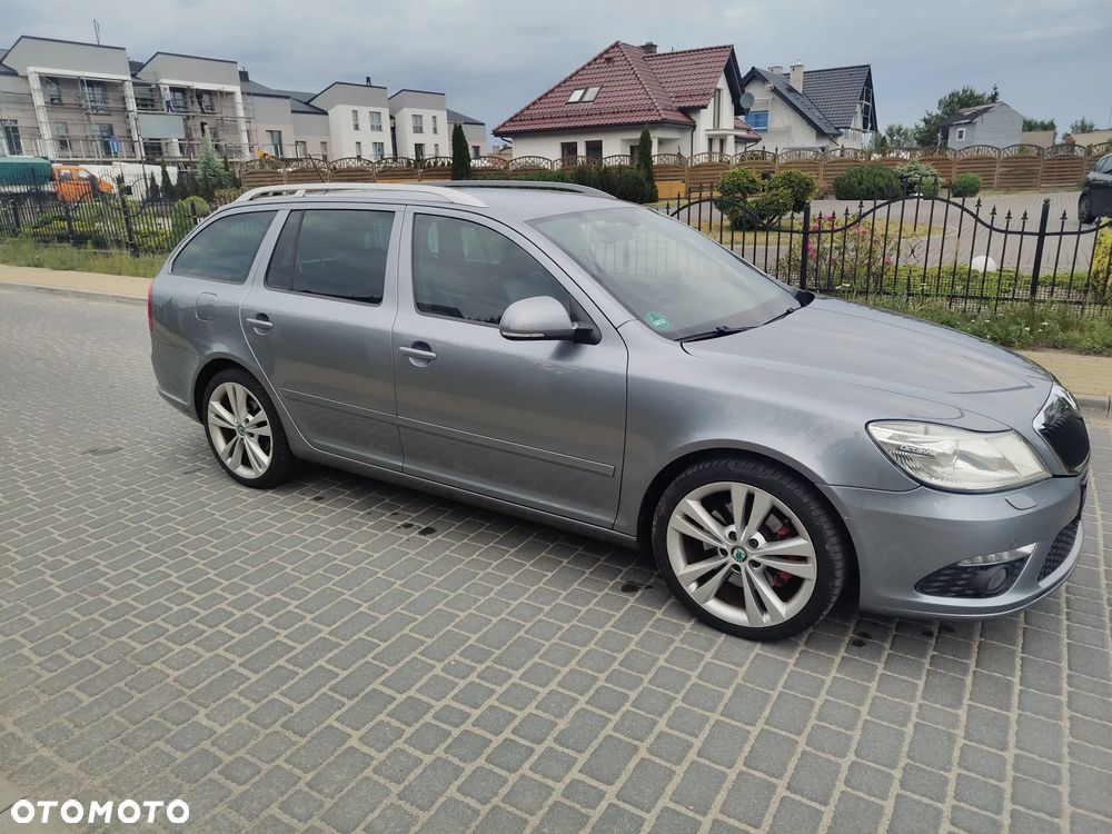 Skoda Octavia 2.0 TSI RS - 16